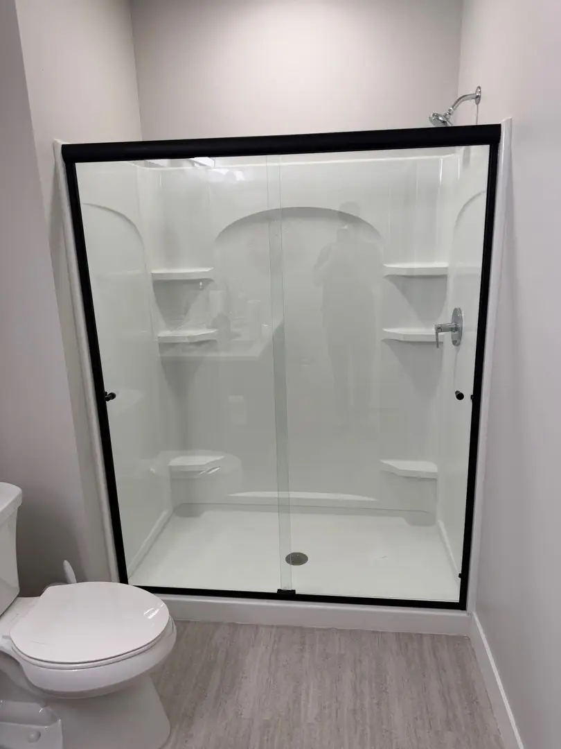 apartment shower doors in farmington
