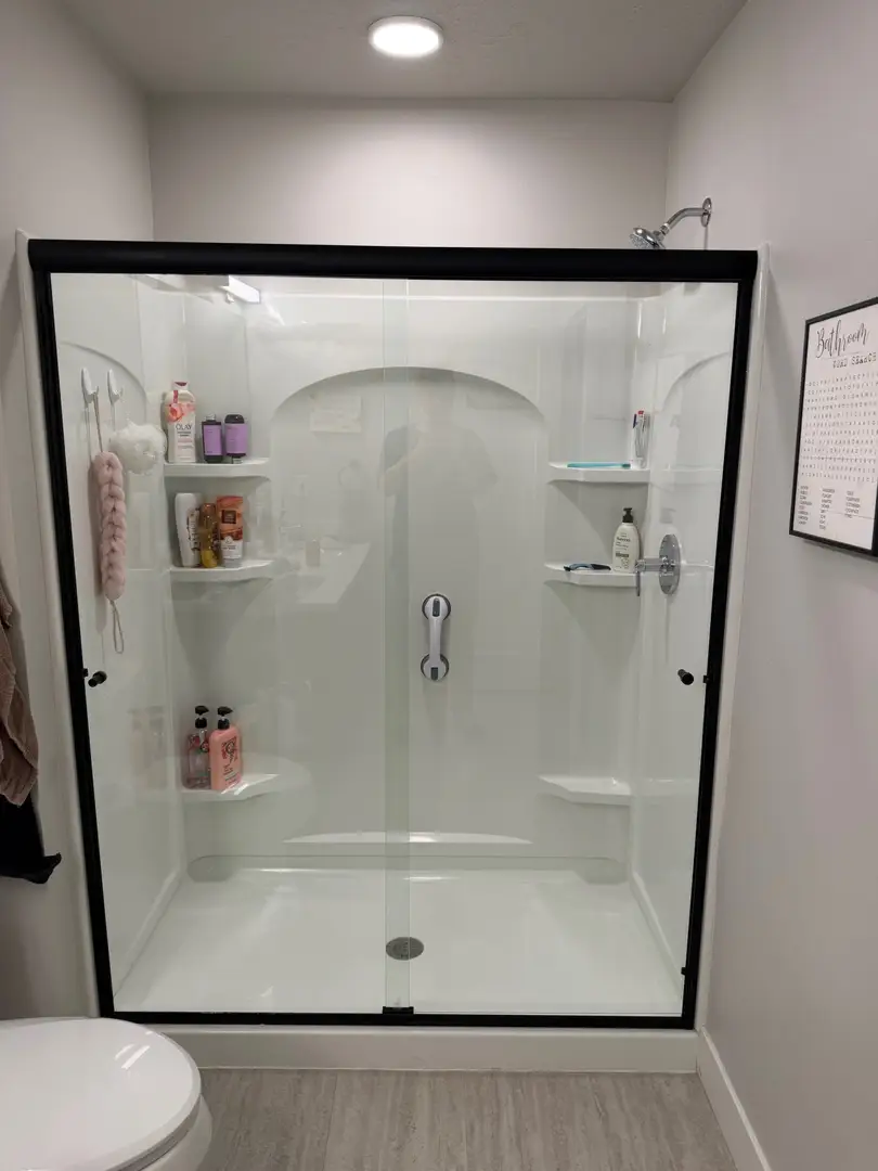 apartment shower doors in farmington